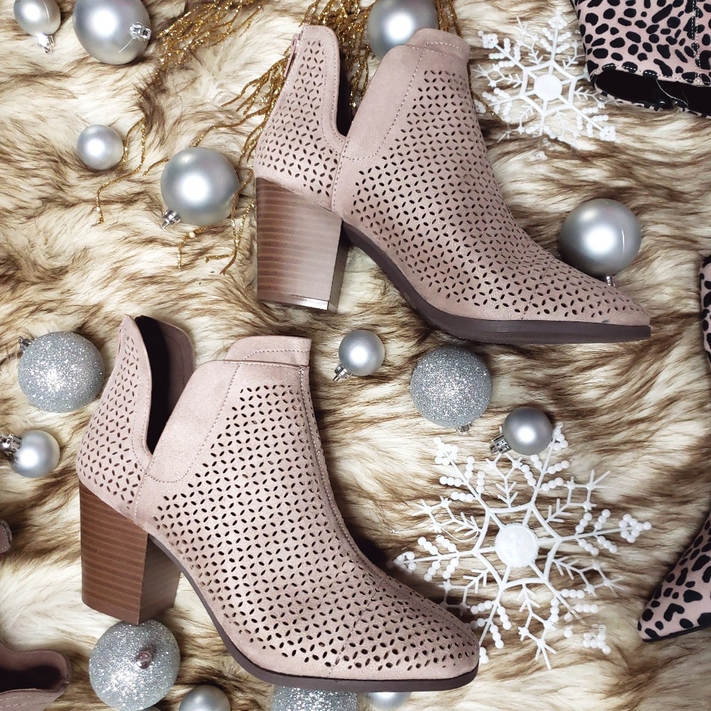🆕️//The Clarice// taupe cutout ankle bootie - Picture 8 of 8
